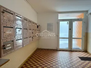 Pronájem bytu 1+1, Chomutov, Březenecká, 36 m2