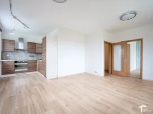 Pronájem bytu 2+kk, Pardubice - Nemošice, Nemošická, 60 m2