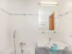 Prodej bytu 3+1, Praha, Brandlova, 67 m2