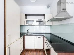 Pronájem bytu 2+kk, Praha - Holešovice, Jankovcova, 67 m2
