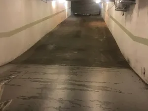 Pronájem garážového stání, Praha - Vinohrady, Hradecká, 12 m2