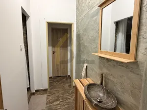 Pronájem kanceláře, Hodonín, Masarykovo nám., 14 m2