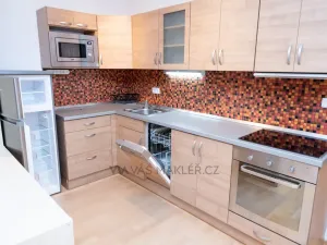 Pronájem bytu 1+kk, Praha - Liboc, Naardenská, 46 m2