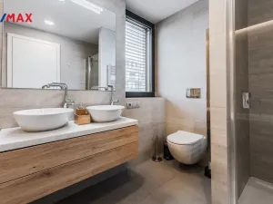 Pronájem bytu 3+kk, Praha - Libeň, Menclova, 96 m2