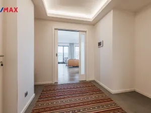 Pronájem bytu 3+kk, Praha - Libeň, Menclova, 96 m2