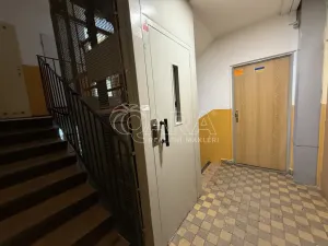 Pronájem bytu 1+kk, Jablonec nad Nisou, Budovatelů, 22 m2