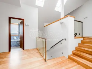 Pronájem vily, Roztoky, Nad vinicemi, 393 m2