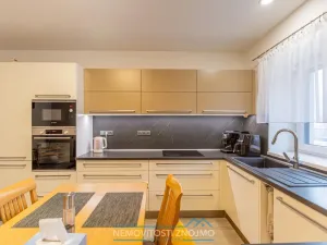 Prodej rodinného domu, Kuchařovice, Znojemská, 150 m2