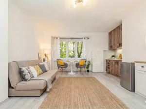 Prodej bytu 1+kk, Kralupy nad Vltavou - Lobeček, nám. Mládežníků, 27 m2