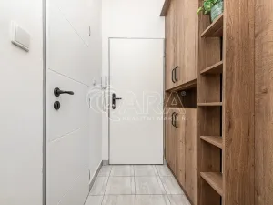 Prodej bytu 1+kk, Kralupy nad Vltavou - Lobeček, nám. Mládežníků, 27 m2