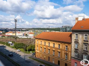 Prodej bytu 2+kk, Praha, Spojovací, 50 m2