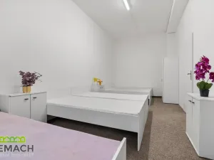 Pronájem bytu 4+1, Uherské Hradiště, náměstí Republiky, 92 m2