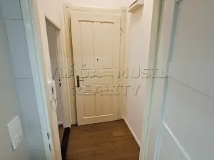 Pronájem bytu 1+1, Praha - Libeň, Novákových, 37 m2