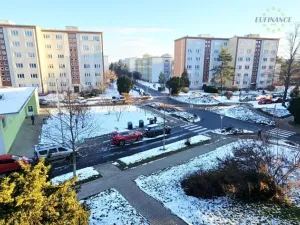 Prodej bytu 2+1, Kralupy nad Vltavou - Lobeček, nám. Mládežníků, 53 m2