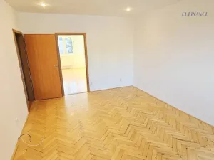 Pronájem bytu 2+1, Kralupy nad Vltavou - Lobeček, nám. Mládežníků, 53 m2