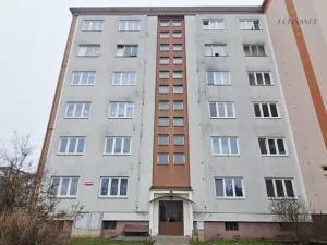 Pronájem bytu 2+1, Kralupy nad Vltavou - Lobeček, nám. Mládežníků, 53 m2