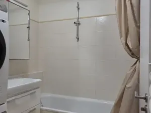 Prodej bytu 3+kk, Zbuzany, Lomená, 72 m2