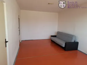 Pronájem bytu 1+1, Tábor, Helsinská, 43 m2