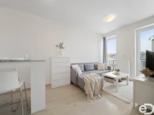 Prodej bytu 2+kk, Hradec Králové, Antonína Petrofa, 39 m2