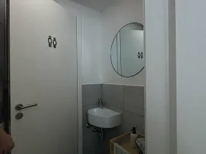 Pronájem komerční nemovitosti, Praha - Vokovice, K Červenému vrchu, 47 m2