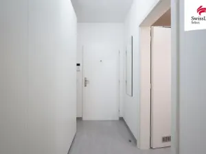 Pronájem bytu 1+kk, Praha - Karlín, Sokolovská, 34 m2