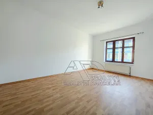 Pronájem bytu 1+1, České Budějovice, Husova tř., 40 m2