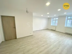 Pronájem bytu 2+1, Opava - Předměstí, náměstí Svaté Trojice, 57 m2