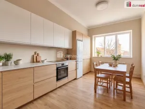 Prodej rodinného domu, Kravaře, náměstí, 200 m2