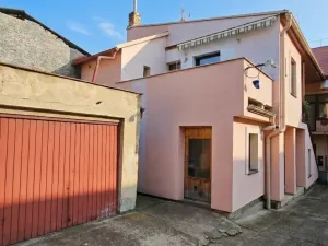 Prodej rodinného domu, Dobrovice, Palackého náměstí, 300 m2