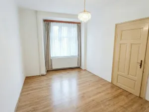 Prodej rodinného domu, Dobrovice, Palackého náměstí, 300 m2
