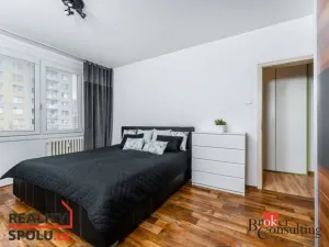 Prodej bytu 2+kk, Pardubice - Zelené Předměstí, nábřeží Závodu míru, 40 m2