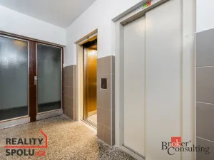 Prodej bytu 2+kk, Pardubice - Zelené Předměstí, nábřeží Závodu míru, 40 m2