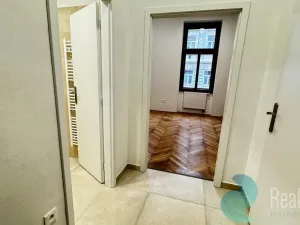 Pronájem bytu 3+kk, České Budějovice, tř. 28. října, 76 m2