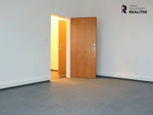 Pronájem kanceláře, Karlovy Vary, T. G. Masaryka, 133 m2