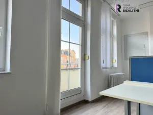 Pronájem kanceláře, Karlovy Vary, T. G. Masaryka, 110 m2