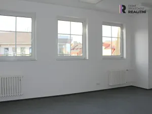 Pronájem kanceláře, Karlovy Vary, T. G. Masaryka, 42 m2