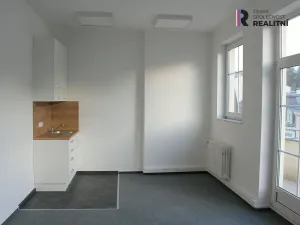 Pronájem kanceláře, Karlovy Vary, T. G. Masaryka, 42 m2
