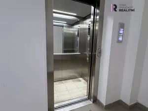 Pronájem kanceláře, Karlovy Vary, T. G. Masaryka, 42 m2