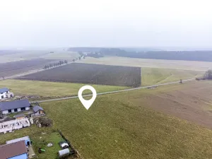 Prodej pozemku pro bydlení, Uhersko, 944 m2