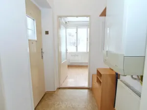 Pronájem bytu 1+1, Praha - Strašnice, Na Třebešíně, 30 m2
