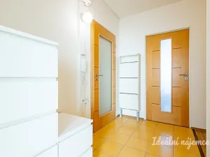 Pronájem bytu 3+1, Praha - Černý Most, Generála Janouška, 77 m2