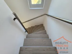 Prodej rodinného domu, Uhersko, 83 m2