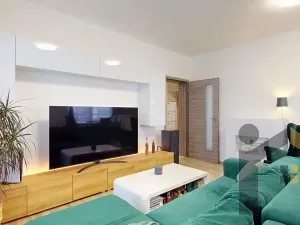 Prodej bytu 2+kk, Praha - Letňany, Hlučkova, 63 m2