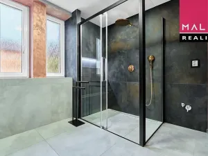 Prodej bytu 2+1, Ostrov, Hlavní třída, 64 m2