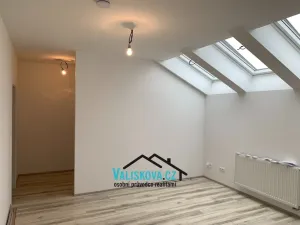 Pronájem bytu 2+kk, Kroměříž, 66 m2