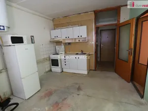 Prodej bytu 1+1, Chodová Planá, sídliště Lučina, 37 m2