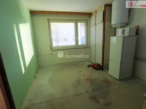 Prodej bytu 1+1, Chodová Planá, sídliště Lučina, 37 m2