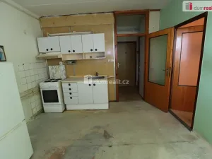 Prodej bytu 1+1, Chodová Planá, sídliště Lučina, 37 m2