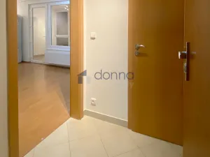 Pronájem bytu 2+1, Praha, Nademlejnská, 35 m2