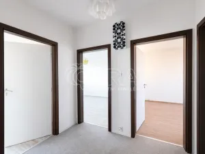 Pronájem bytu 3+1, Praha - Letňany, Bukovecká, 75 m2
